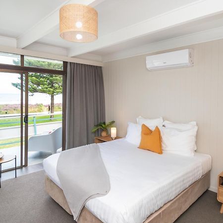 גיסבורן Whispering Sands Beachfront Motel מראה חיצוני תמונה