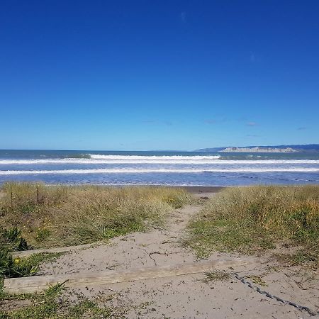 גיסבורן Whispering Sands Beachfront Motel מראה חיצוני תמונה