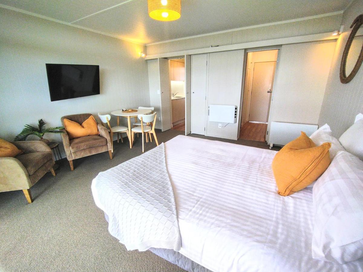גיסבורן Whispering Sands Beachfront Motel מראה חיצוני תמונה
