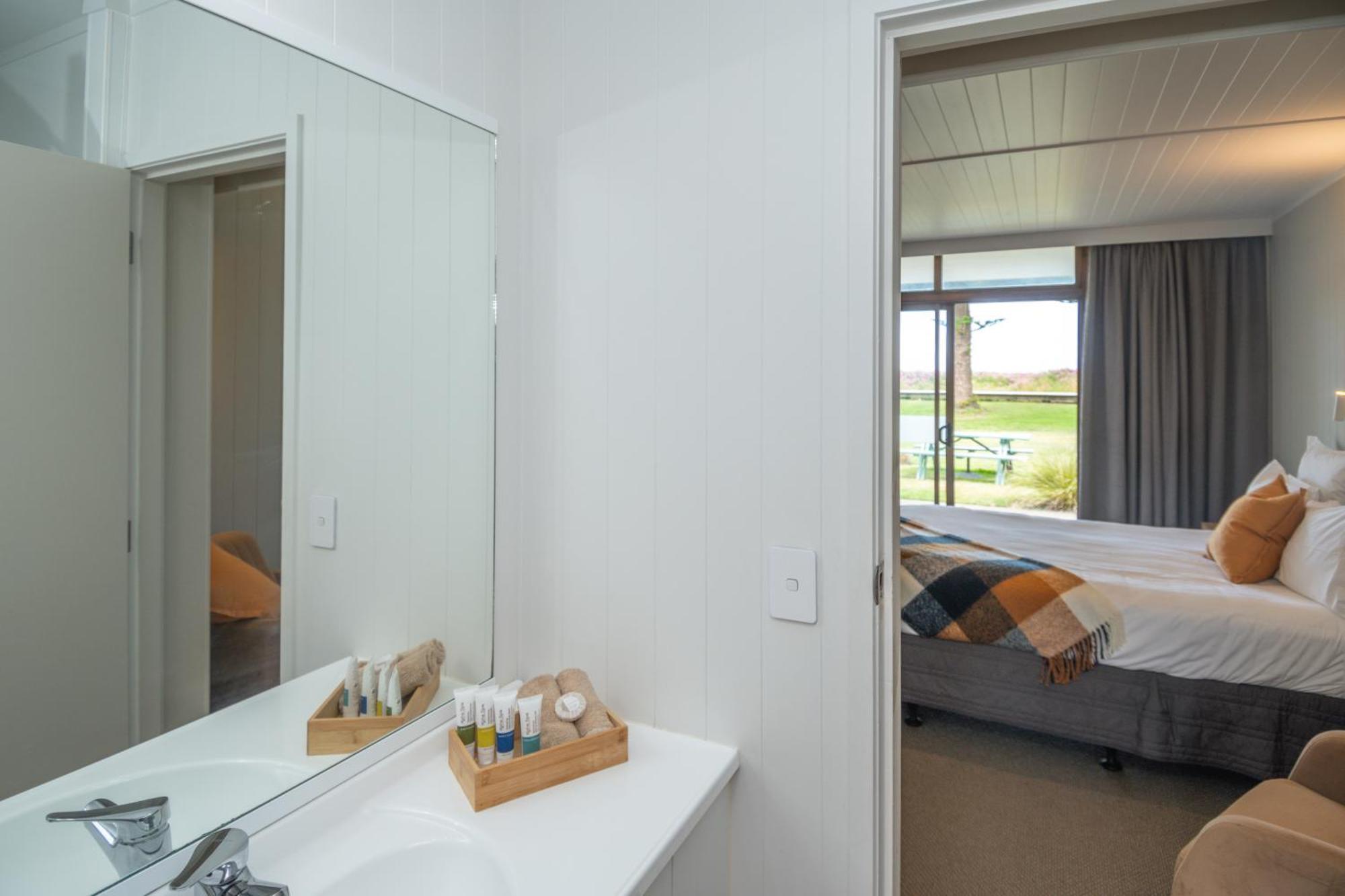 גיסבורן Whispering Sands Beachfront Motel מראה חיצוני תמונה