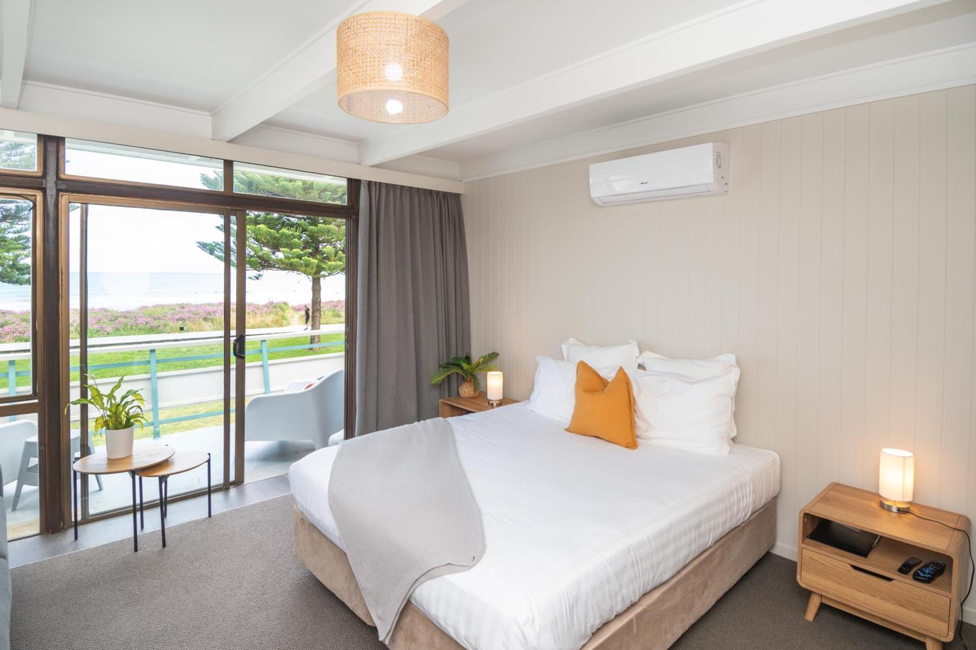 גיסבורן Whispering Sands Beachfront Motel מראה חיצוני תמונה