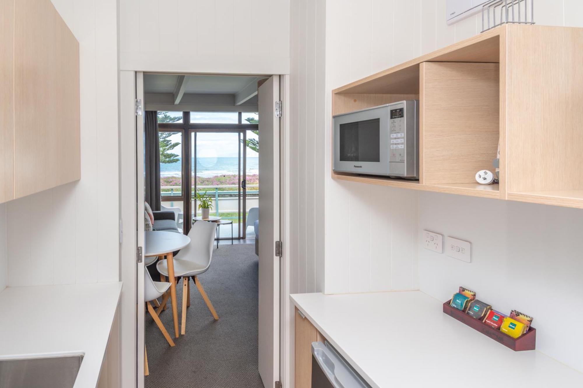 גיסבורן Whispering Sands Beachfront Motel מראה חיצוני תמונה