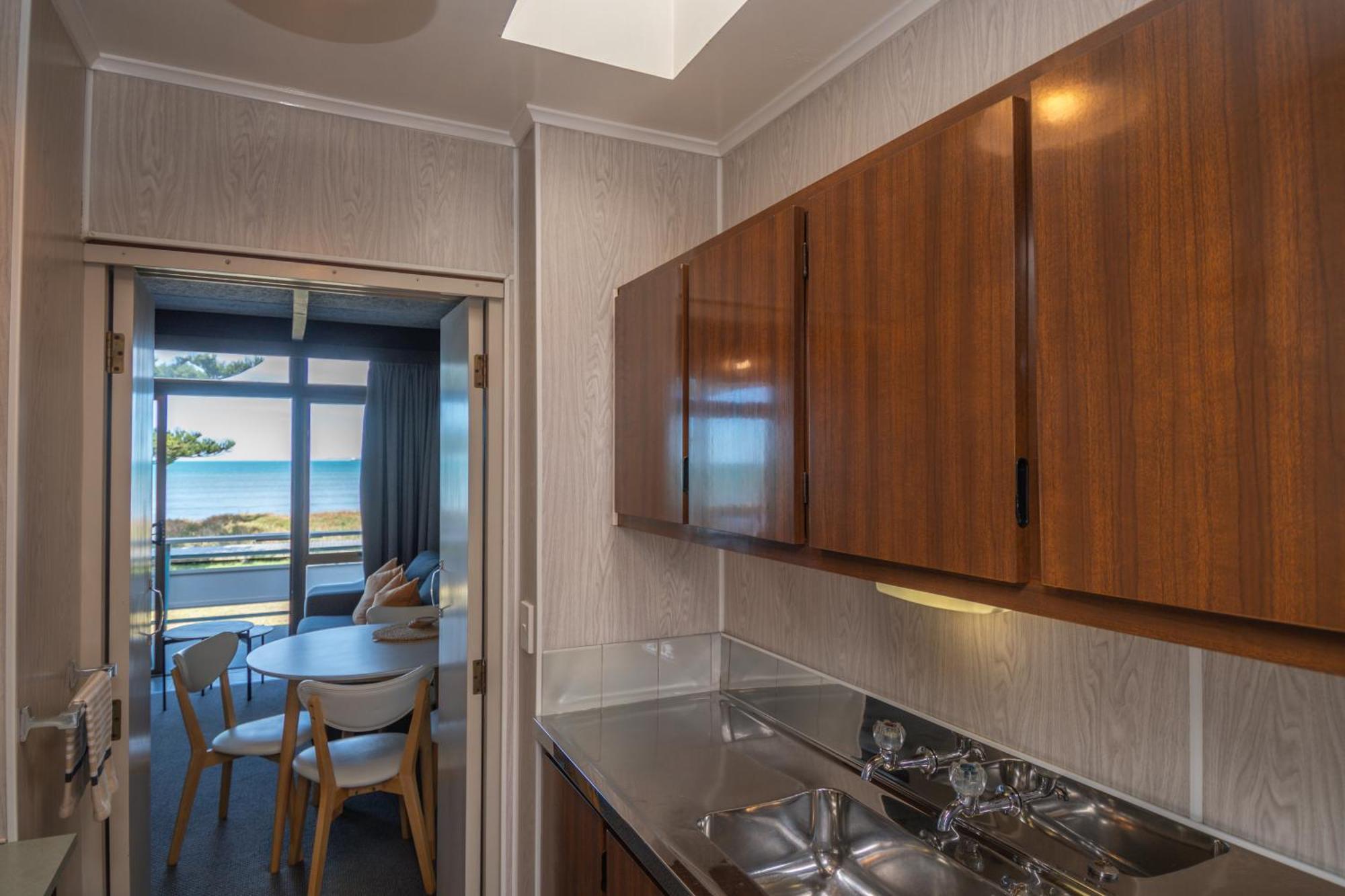גיסבורן Whispering Sands Beachfront Motel מראה חיצוני תמונה